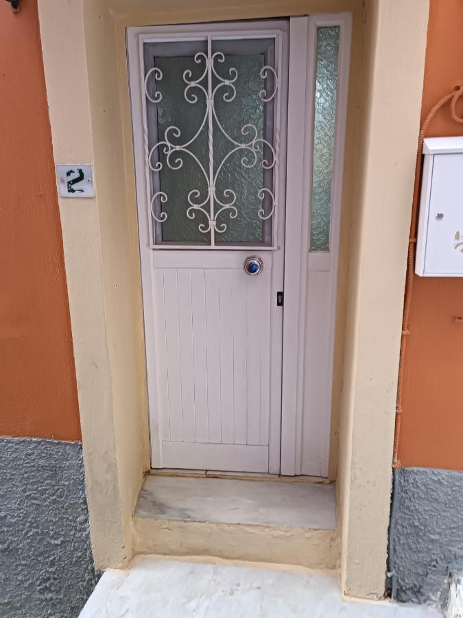 Two-Storey Maisonette Next To The Port Mantouki Exterior foto